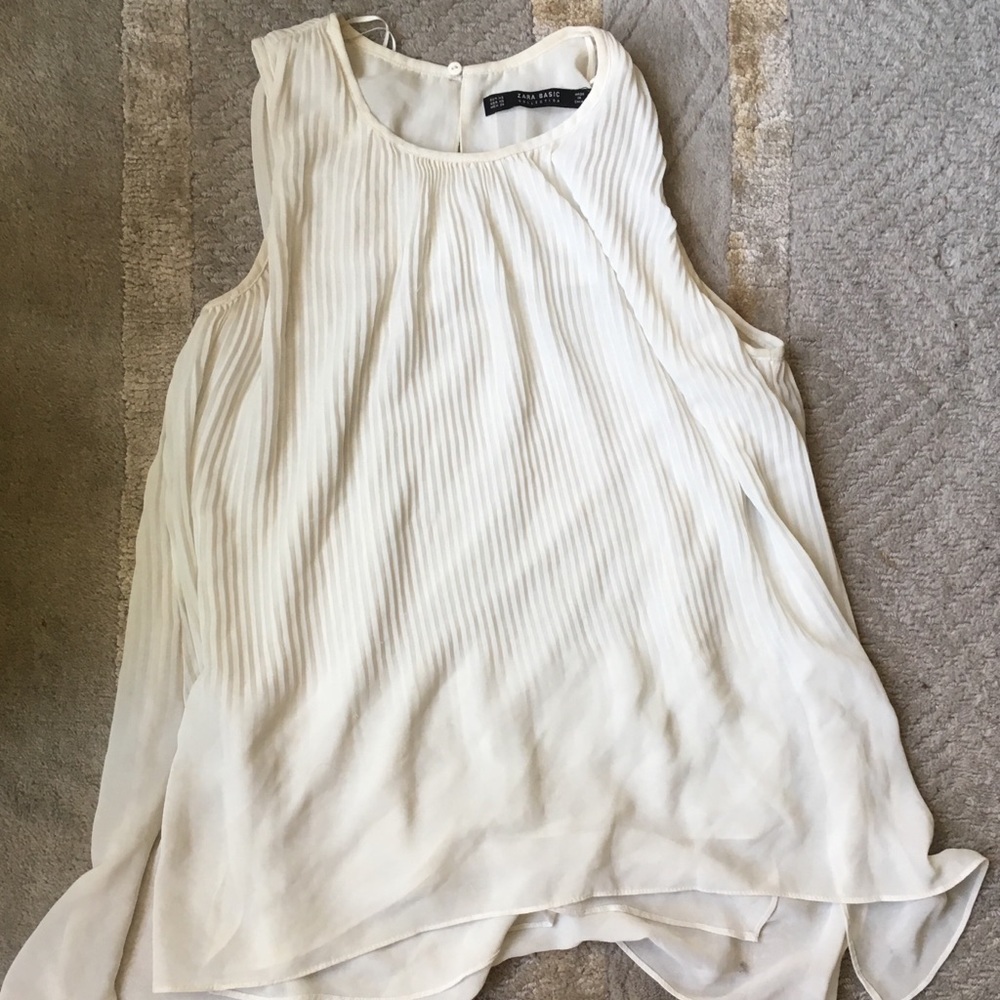 Zara sleeveless flowy pleated tank